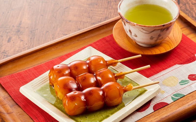 5 kết hợp độc lạ với bánh Mitarashi Dango kích thích vị giác của bạn